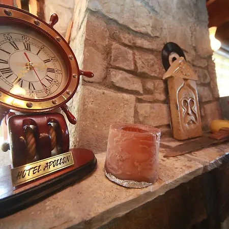 Apollon ホテル ボズカーダ