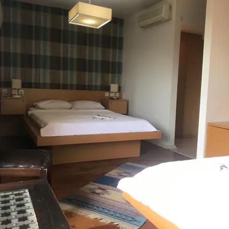 ホテル Apollon ボズカーダ