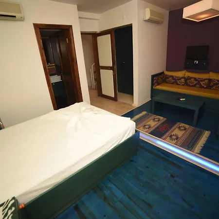 Apollon ホテル ボズカーダ