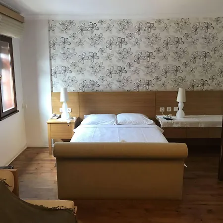 ホテル Apollon ボズカーダ